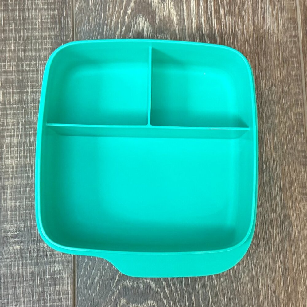 Tupperware Divided Lunch Container – Set of 2 - Picture 8 of 13